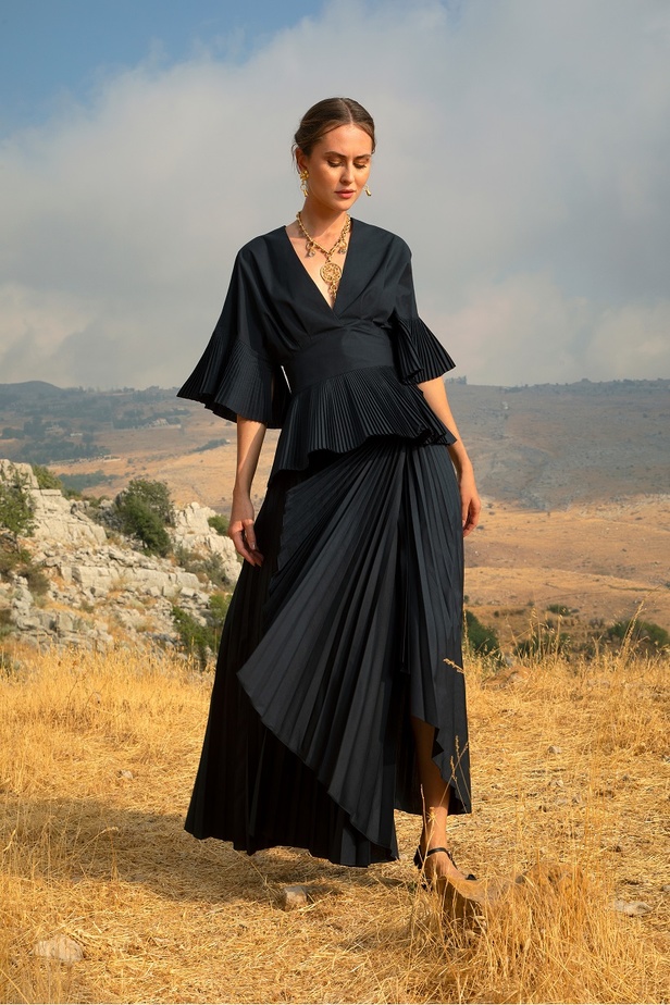 مجموعة ايلي صعب لربيع وصيف 2021 بعنوان أنشودة الحياة