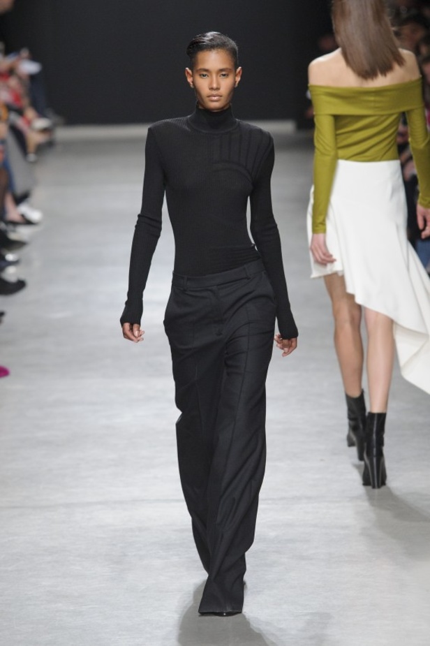 مجموعة Guy Laroche الكلاسيكية لخريف وشتاء 2017