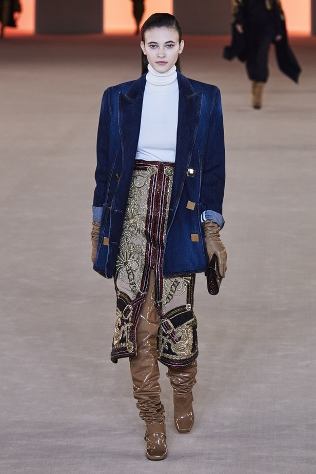 عرض ازياء balmain لخريف وشتاء 2020-2021 مباشرة من باريس