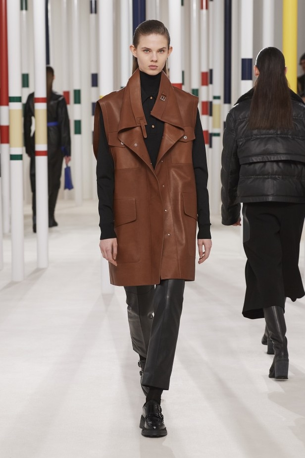 عرض أزياء Hermes لخريف وشتاء 2020-2021 خلال اسبوع الموضة في باريس