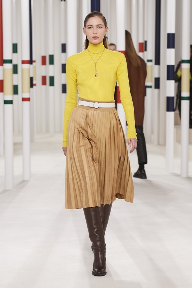 عرض أزياء Hermes لخريف وشتاء 2020-2021 خلال اسبوع الموضة في باريس