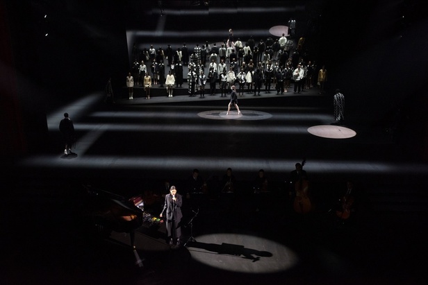 ماهي رسالة مجموعة آكت من VALENTINO لمدينة ميلانو؟