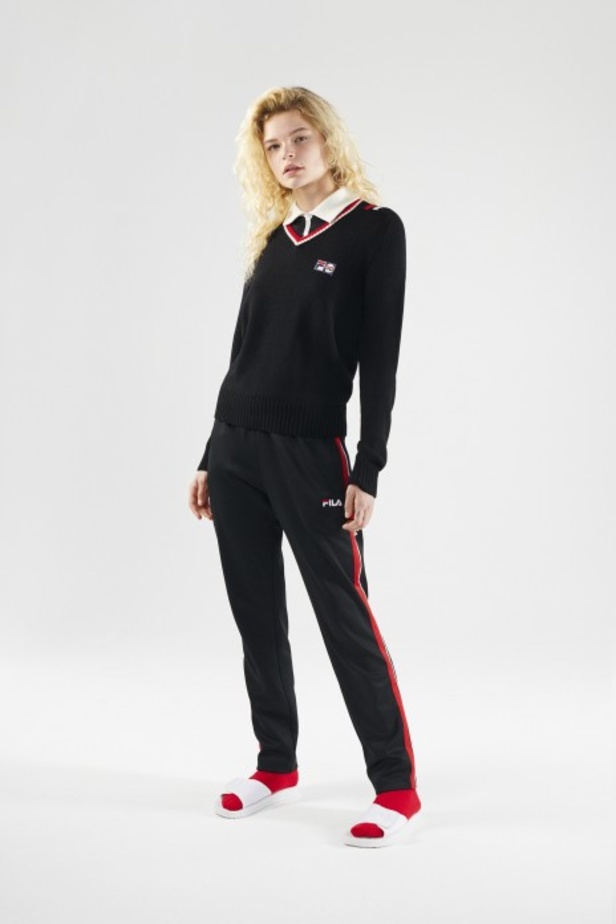 عرض أزياء مجموعة فيلا لموضة خريف وشتاء 2021–2022