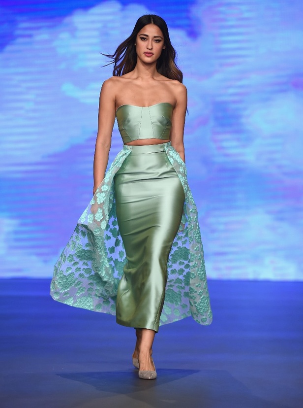 عرض Sotra لموسم خريف وشتاء 2016-2017