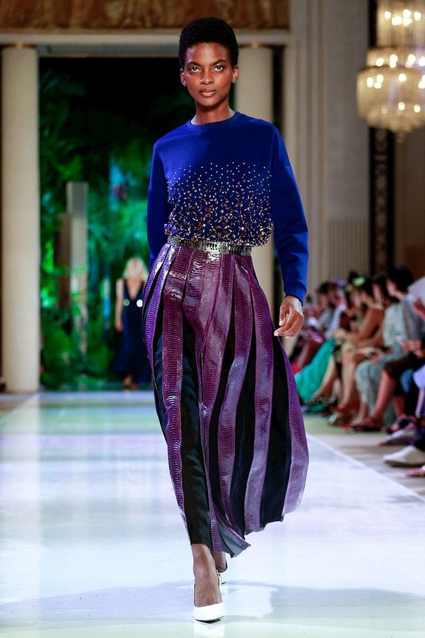 مجموعة الألبسة الراقية من أزارو لخريف 2018