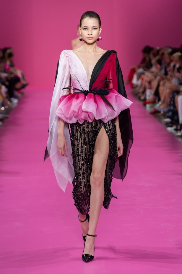 مجموعة جورج حبيقة للأزياء الراقية لخريف 2019: أناقة في التصاميم وعصرية بالتفاصيل