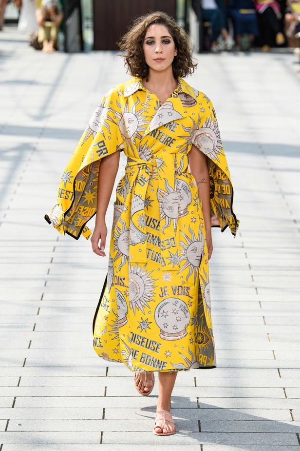 المصمم ربيع كيروز يحتفل بمرور ٢٠  عاما على دخوله عالم الأزياء  