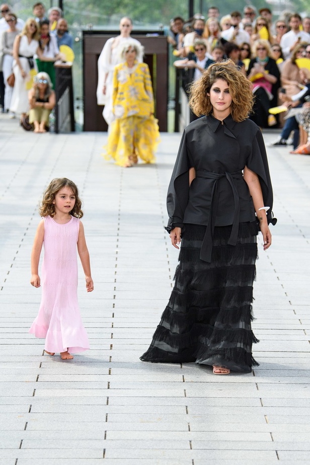 المصمم ربيع كيروز يحتفل بمرور ٢٠  عاما على دخوله عالم الأزياء  