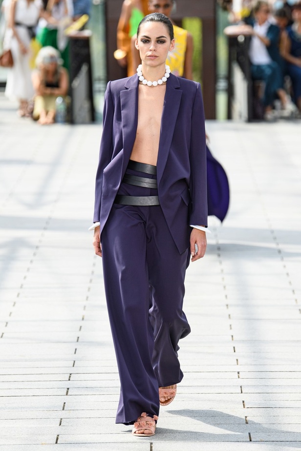 المصمم ربيع كيروز يحتفل بمرور ٢٠  عاما على دخوله عالم الأزياء  