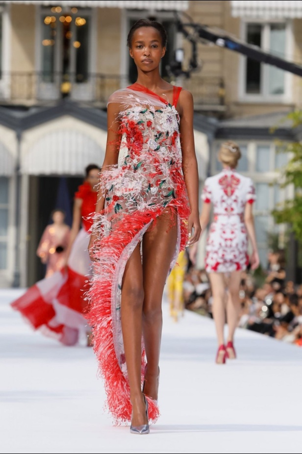 مجموعة رالف أند روسو للهوت كوتور لشتاء 2019