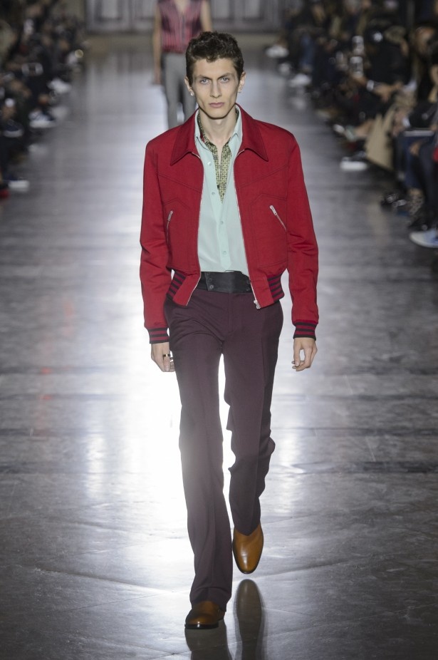 الكلاسيكية في مجموعة Givenchy لربيع وصيف 2018 في باريس