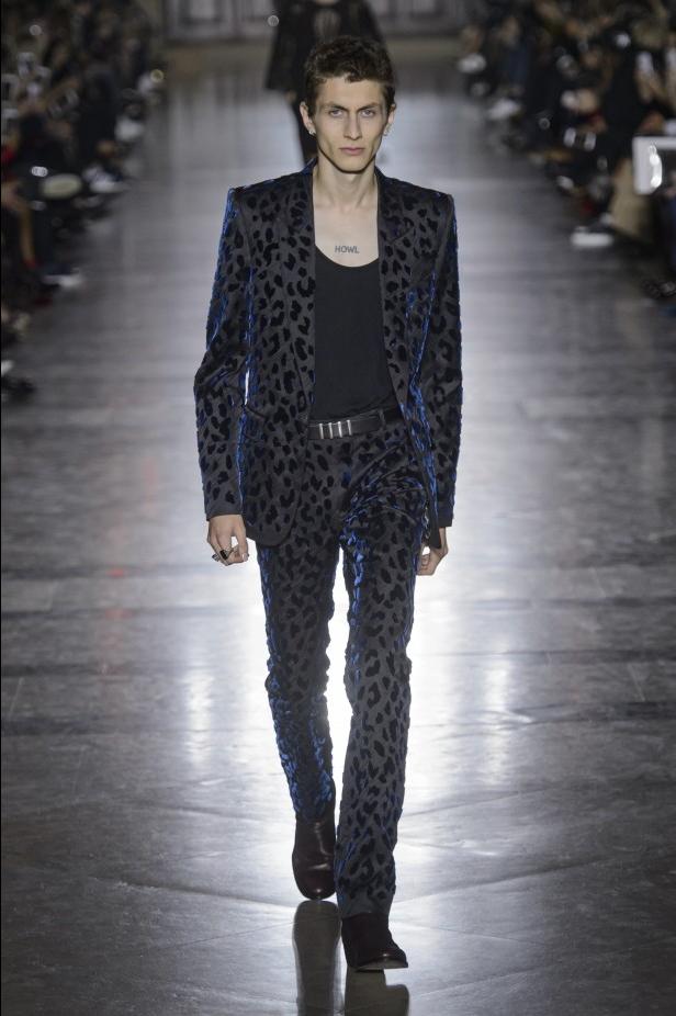 الكلاسيكية في مجموعة Givenchy لربيع وصيف 2018 في باريس