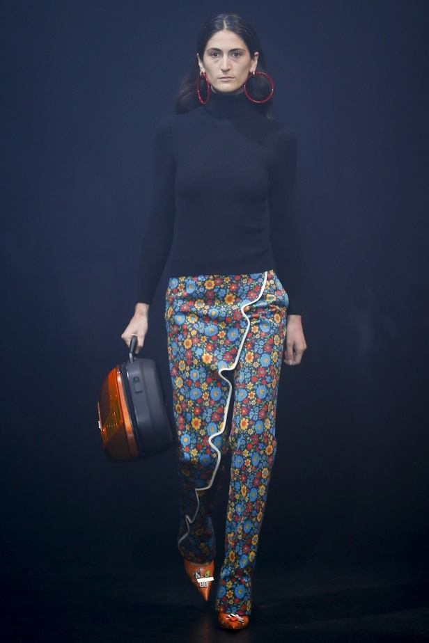 مجموعة Balenciaga لربيع وصيف 2018