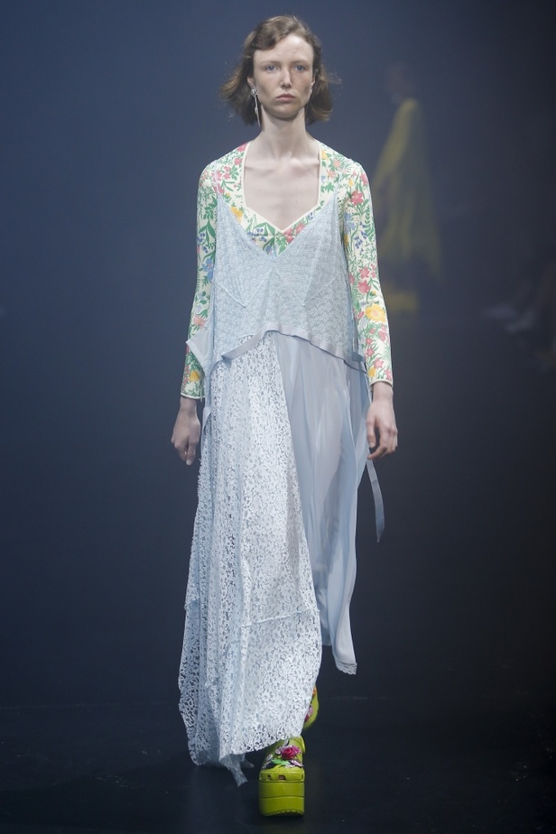 مجموعة Balenciaga لربيع وصيف 2018