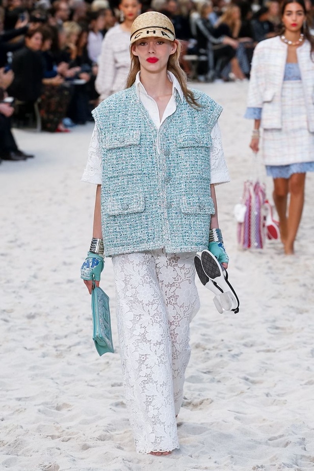 عرض أزياء "شانيل" Chanel لربيع وصيف 2019 !