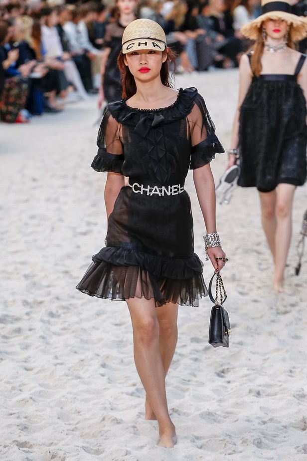 عرض أزياء "شانيل" Chanel لربيع وصيف 2019 !