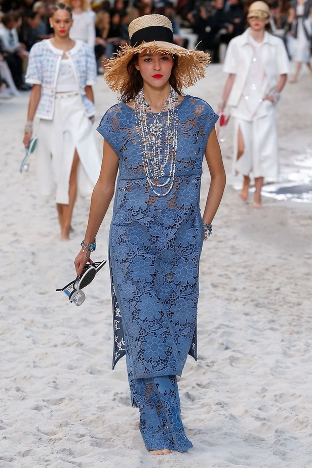 عرض أزياء "شانيل" Chanel لربيع وصيف 2019 !