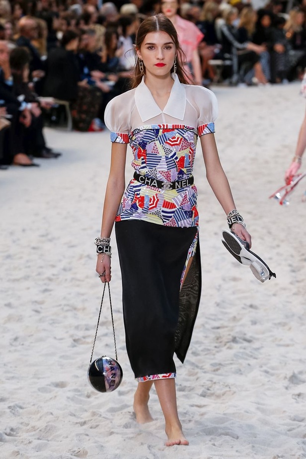 عرض أزياء "شانيل" Chanel لربيع وصيف 2019 !