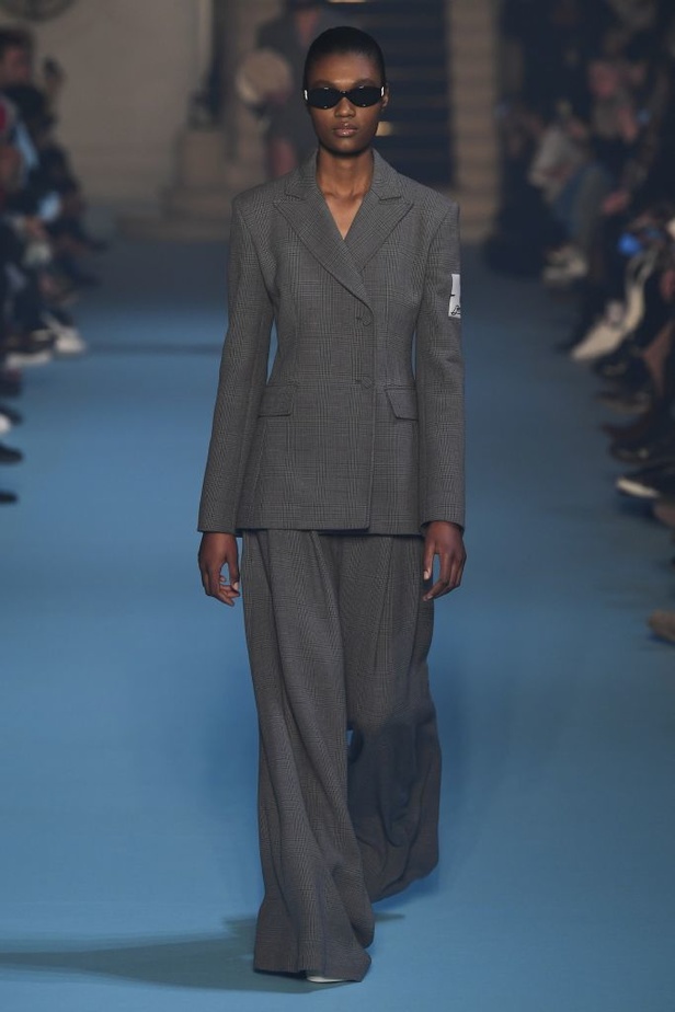 عرض أزياء Off White لخريف وشتاء ٢٠١٨ !