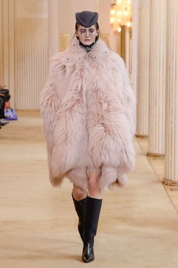 مجموعة “نينا ريتشي” Nina Ricci لموسم خريف وشتاء 2018-2019