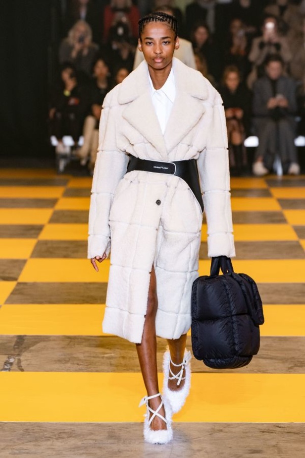 مجموعة off-White للألبسة الجاهزة لخريف 2019