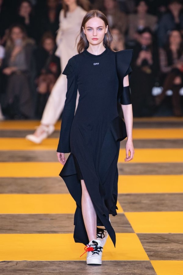 مجموعة off-White للألبسة الجاهزة لخريف 2019