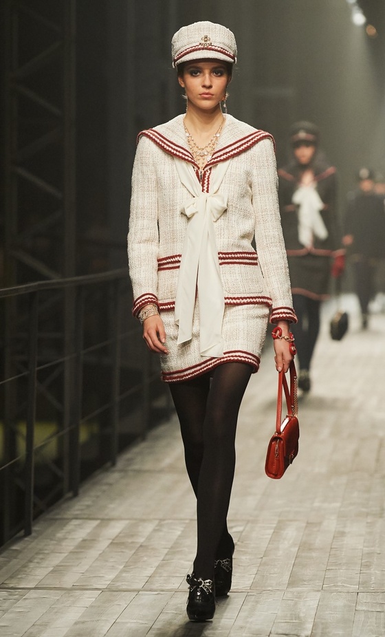 مجموعة Chanel Métiers d’art تعود بنا الى عالم البحارة