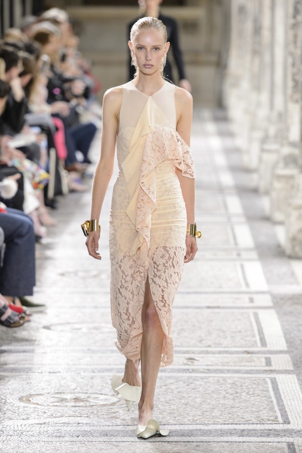 مجموعة Proenza Schouler من الألبسة الجاهزة لربيع وصيف 2018