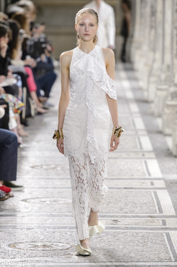 مجموعة Proenza Schouler من الألبسة الجاهزة لربيع وصيف 2018