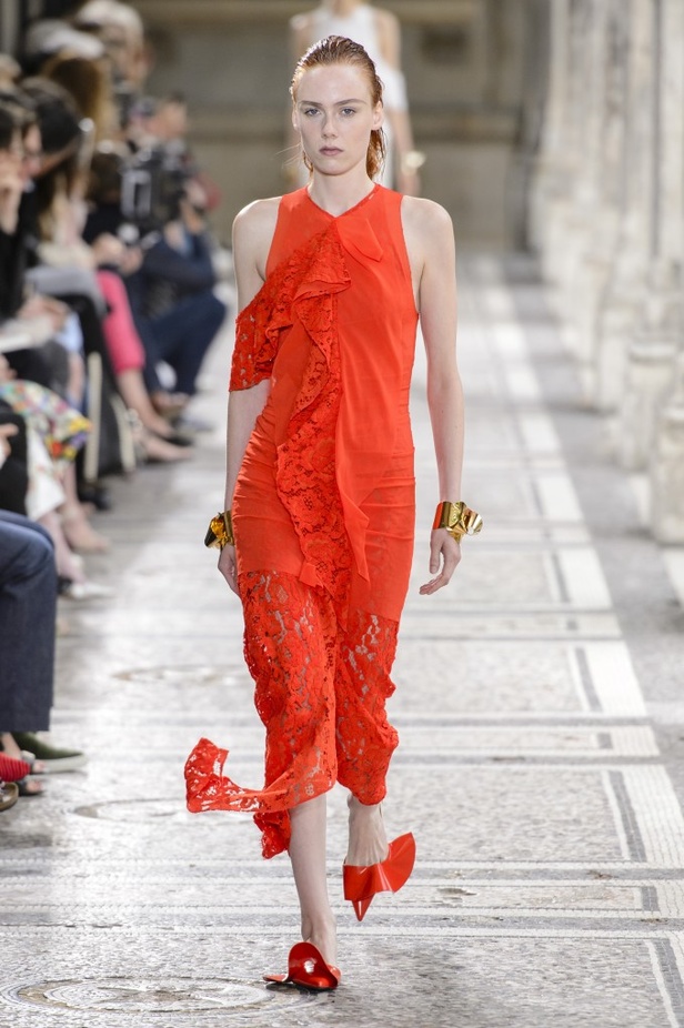 مجموعة Proenza Schouler من الألبسة الجاهزة لربيع وصيف 2018