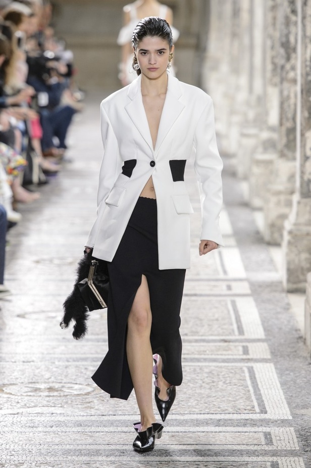 مجموعة Proenza Schouler من الألبسة الجاهزة لربيع وصيف 2018