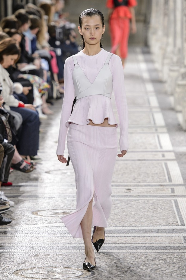 مجموعة Proenza Schouler من الألبسة الجاهزة لربيع وصيف 2018