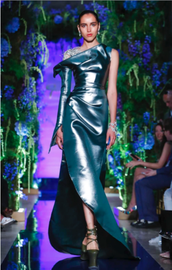 مجموعة Guo Pei للأزياء الفاخرة لخريف وشتاء ٢٠١٧/ ٢٠١٨ !