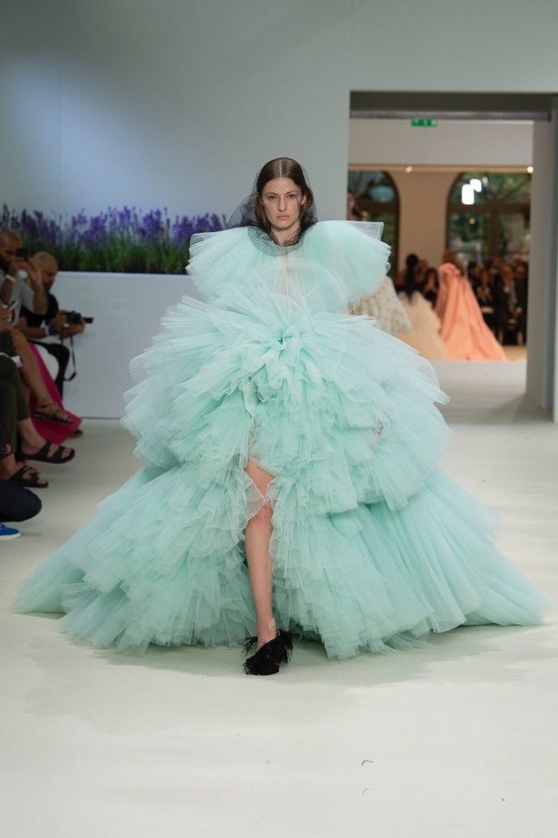 عرض أزياء Giambattista Valli لخريف 2018