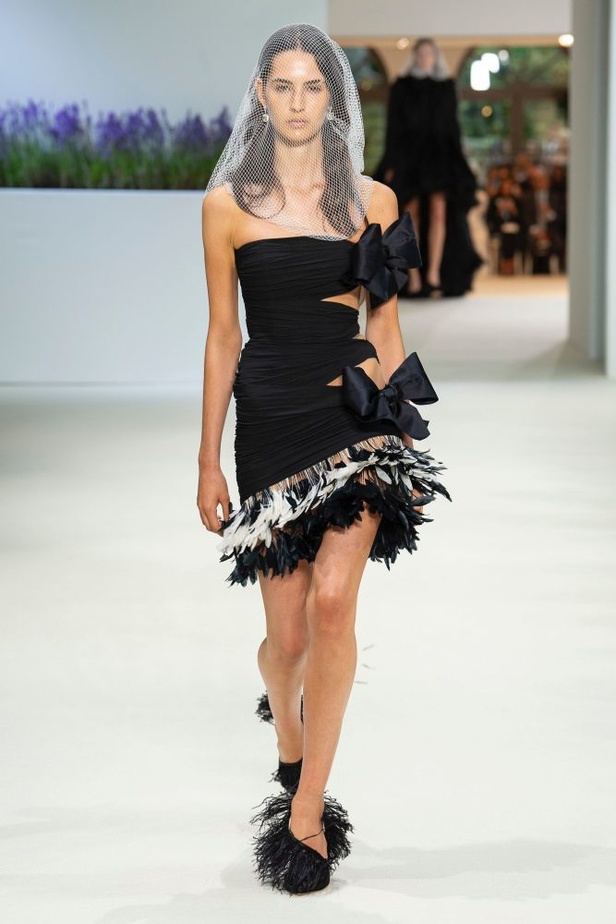 عرض أزياء Giambattista Valli لخريف 2018