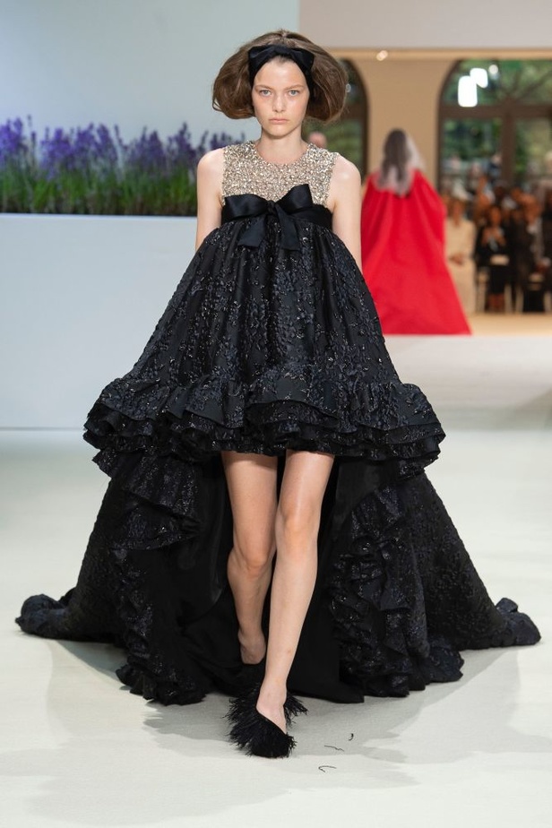 عرض أزياء Giambattista Valli لخريف 2018