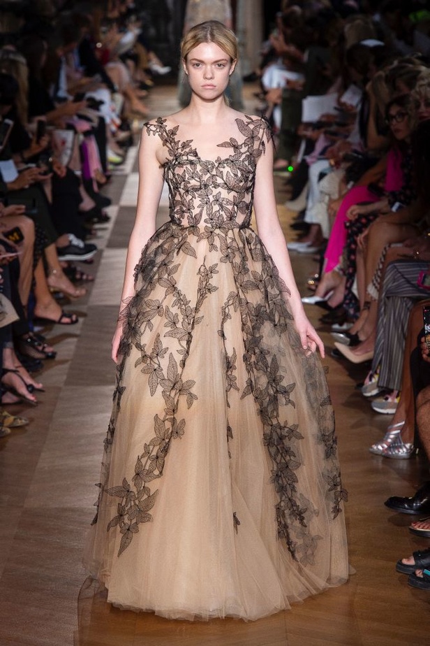 عرض أزياء Schiaparelli لخريف 2018