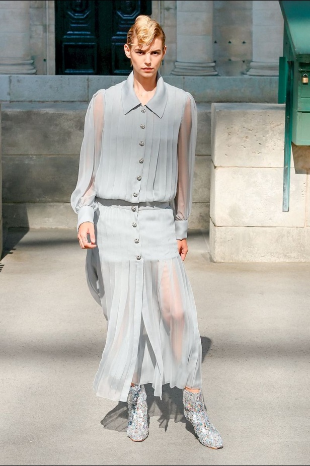 عرض Chanel لخريف وشتاء 2018 للهوت كوتور