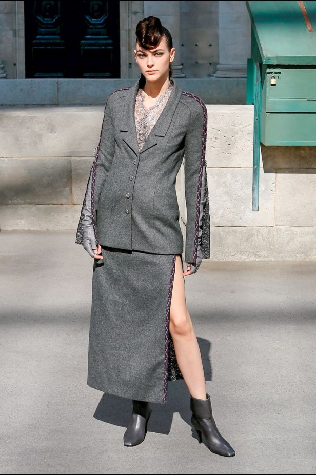 عرض Chanel لخريف وشتاء 2018 للهوت كوتور