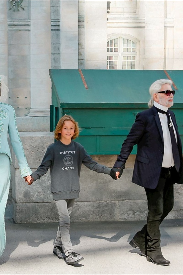 عرض Chanel لخريف وشتاء 2018 للهوت كوتور