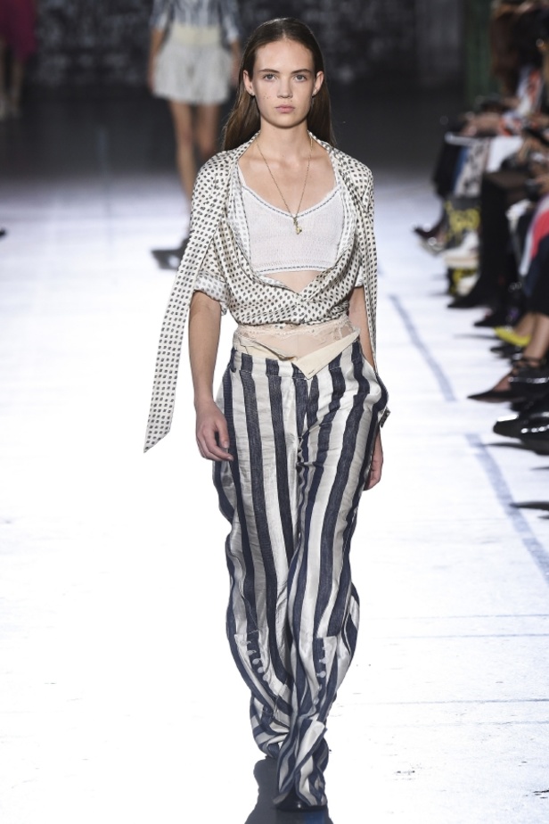 مجموعة John Galliano لربيع وصيف 2017