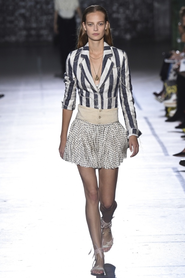 مجموعة John Galliano لربيع وصيف 2017