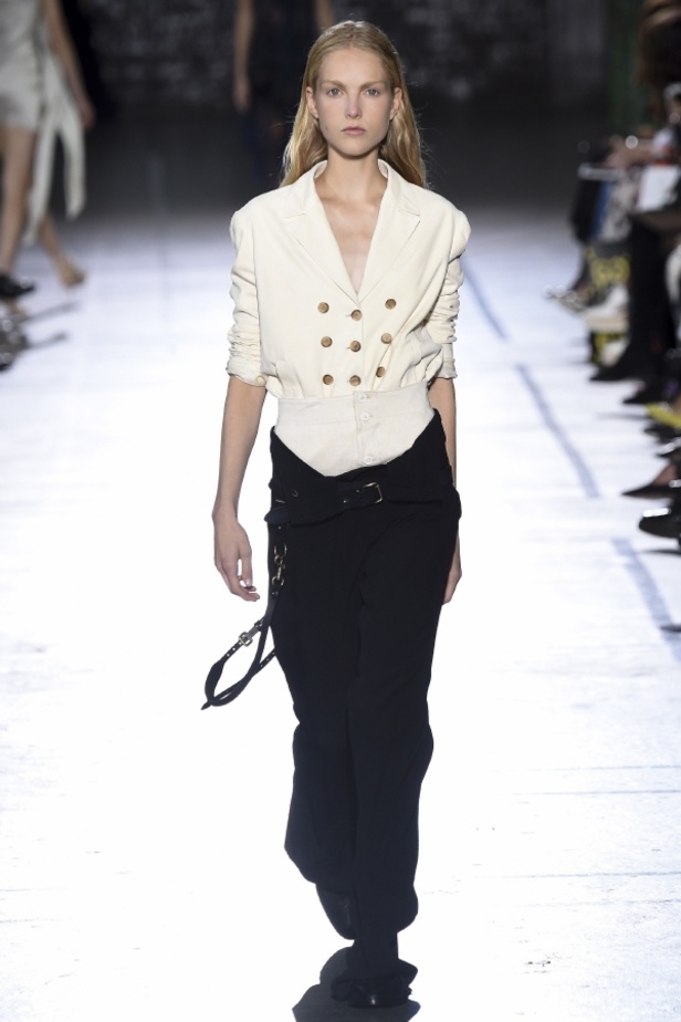 مجموعة John Galliano لربيع وصيف 2017