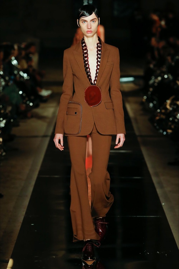 مجموعة جيفنشي لموسم ربيع وصيف 2017