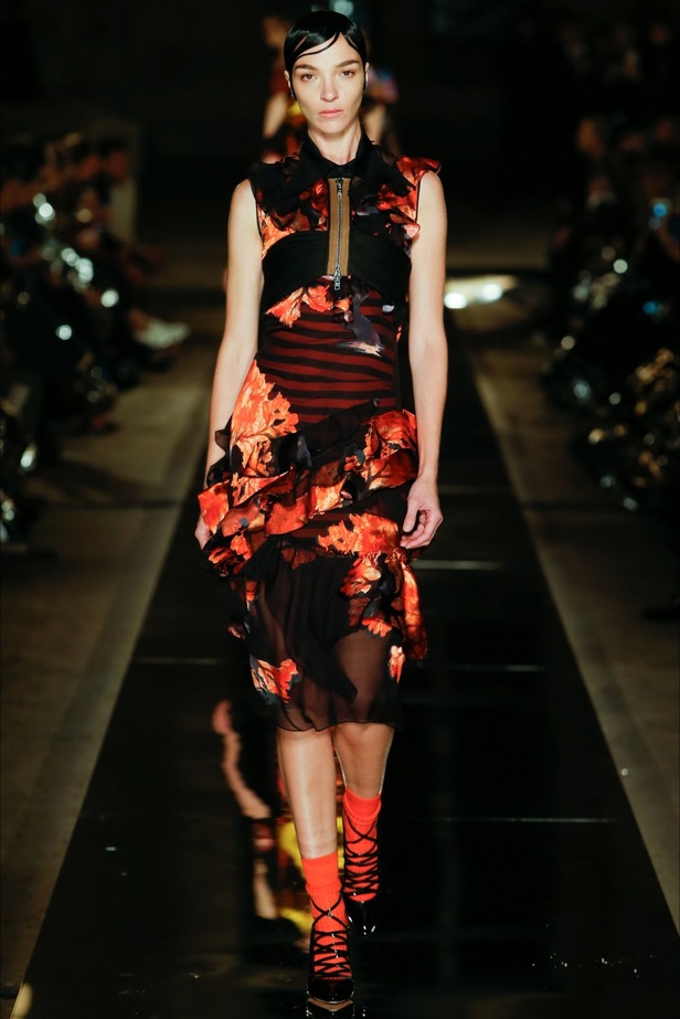 مجموعة جيفنشي لموسم ربيع وصيف 2017