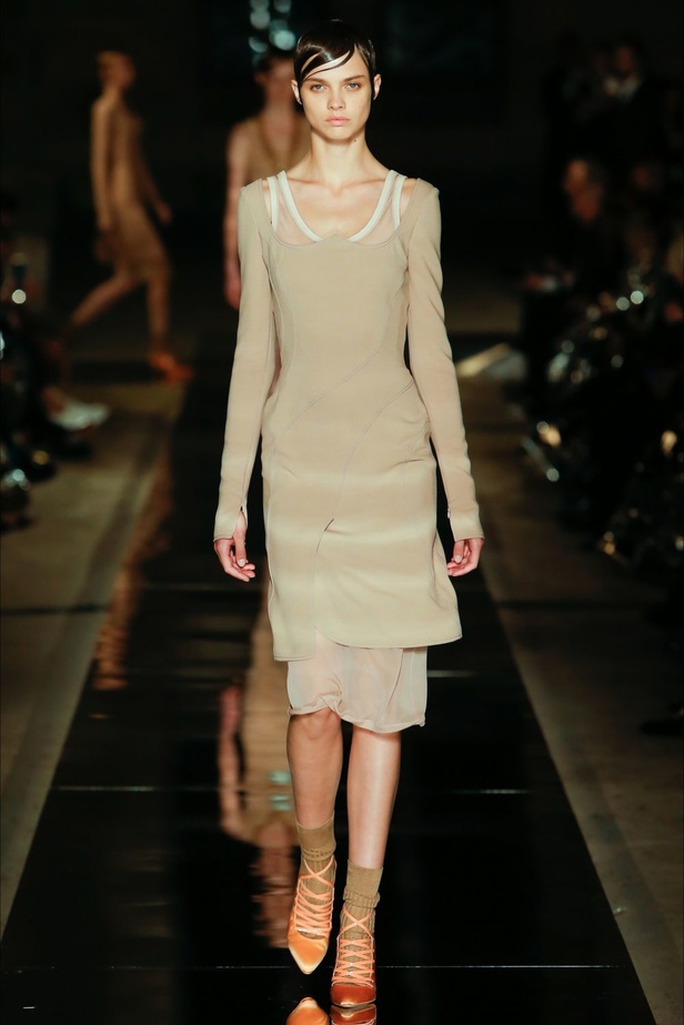 مجموعة جيفنشي لموسم ربيع وصيف 2017