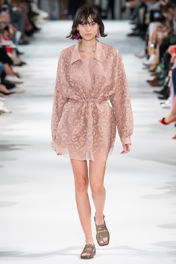 مجموعة ستيلا مكارتني لموسم ربيع وصيف 2018