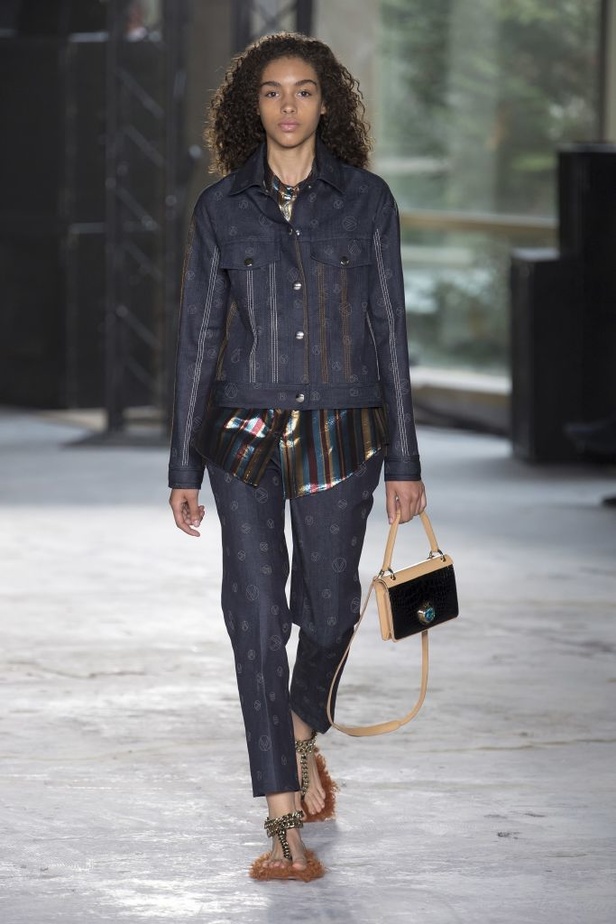 مجموعة Giambattista Valli لربيع وصيف 2018