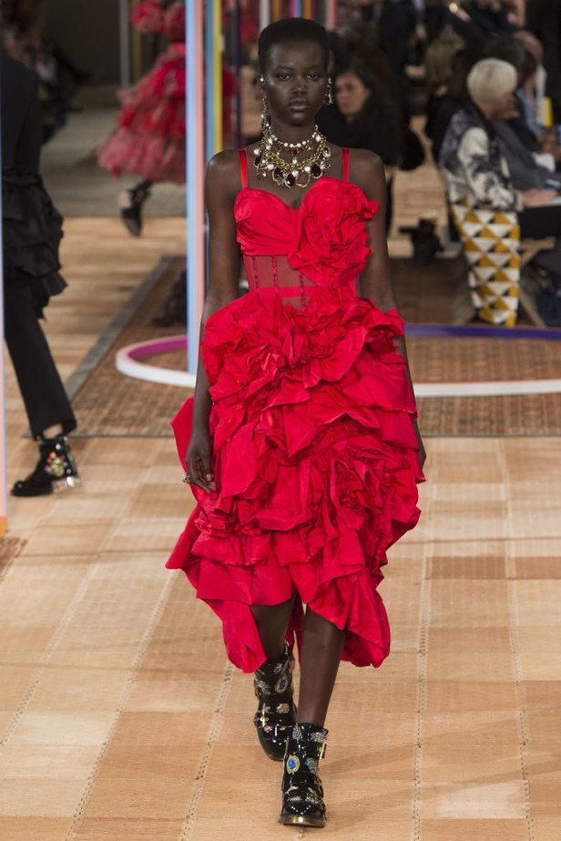 مجموعة ألكسندر ماكوين لربيع و صيف 2018