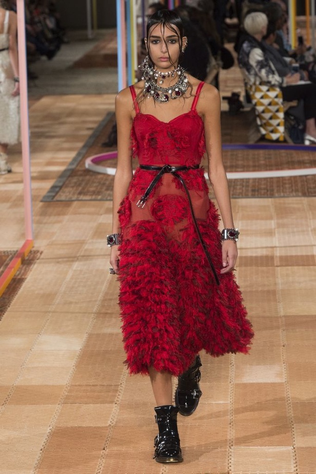 مجموعة ألكسندر ماكوين لربيع و صيف 2018